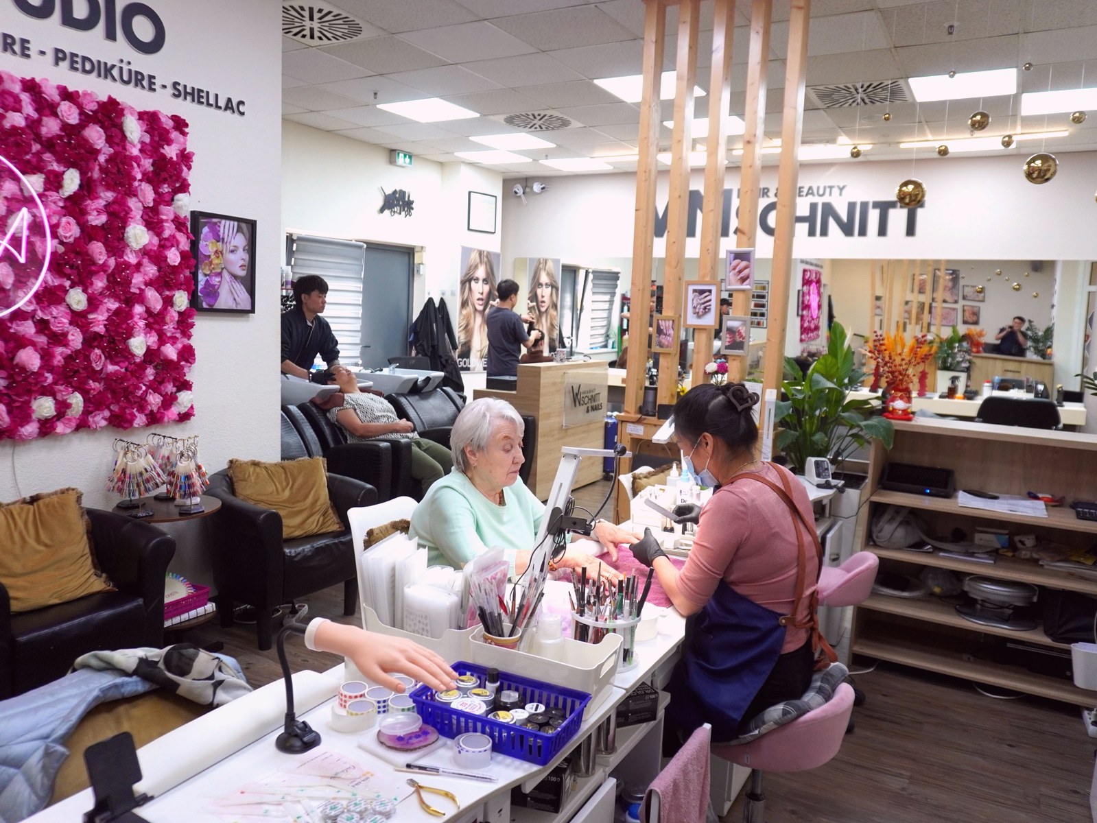 Pediküre mit Shellac im Nagelstudio