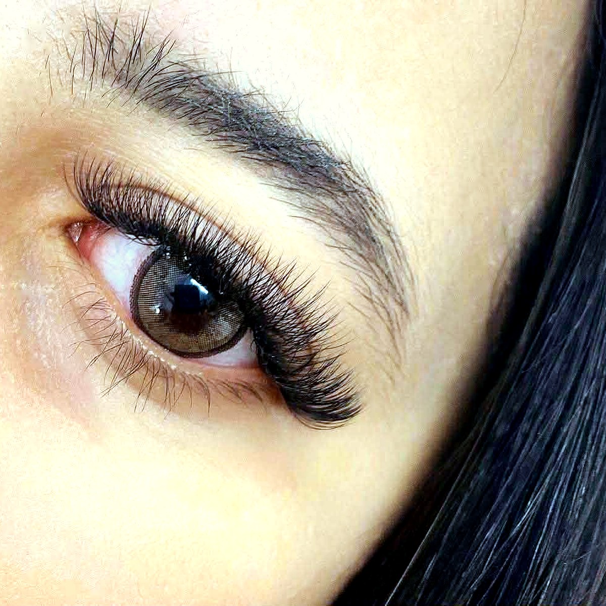 Volumen Wimpern bei RIA Nagelstudio